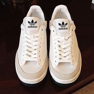 Adidas Rod Laver size 7.5 White/Navy
